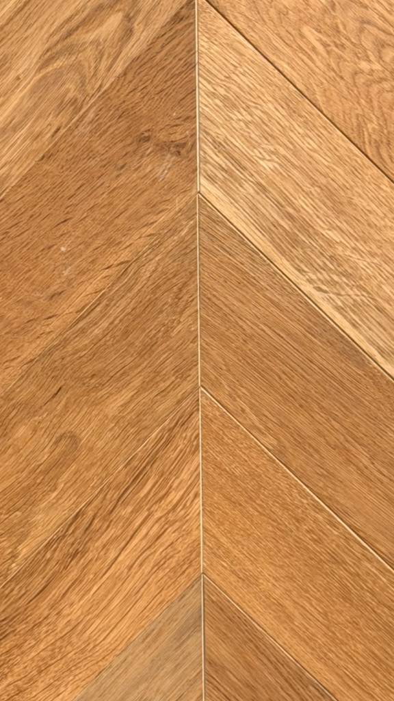 Parquet Chêne Semi-Massif - Vernis COMO - Pointe de Hongrie